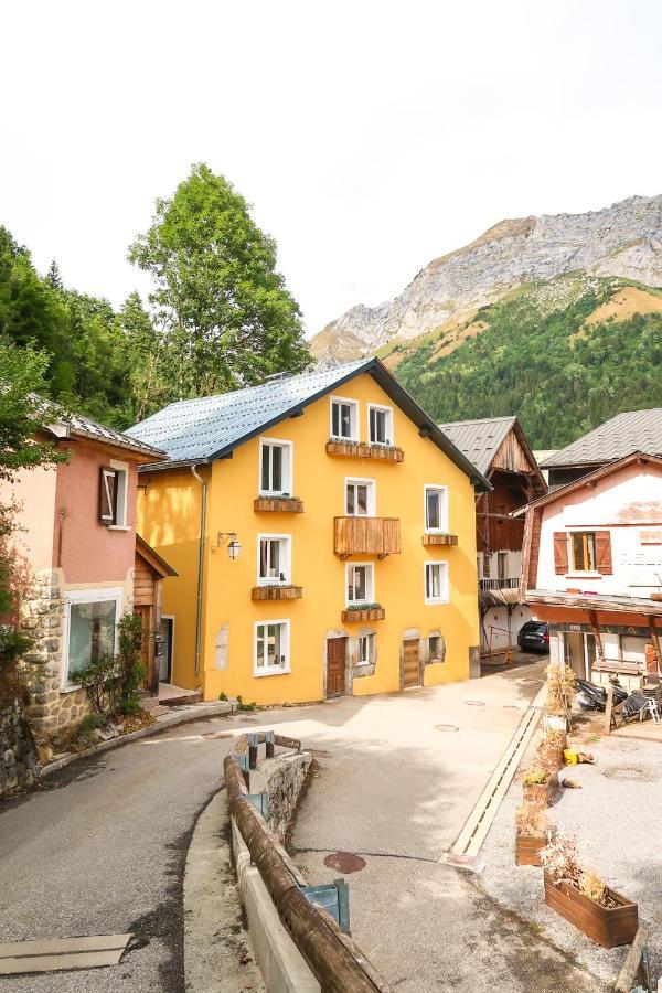 Ferienwohnung Le Milan Royal - Montmin Exterior foto
